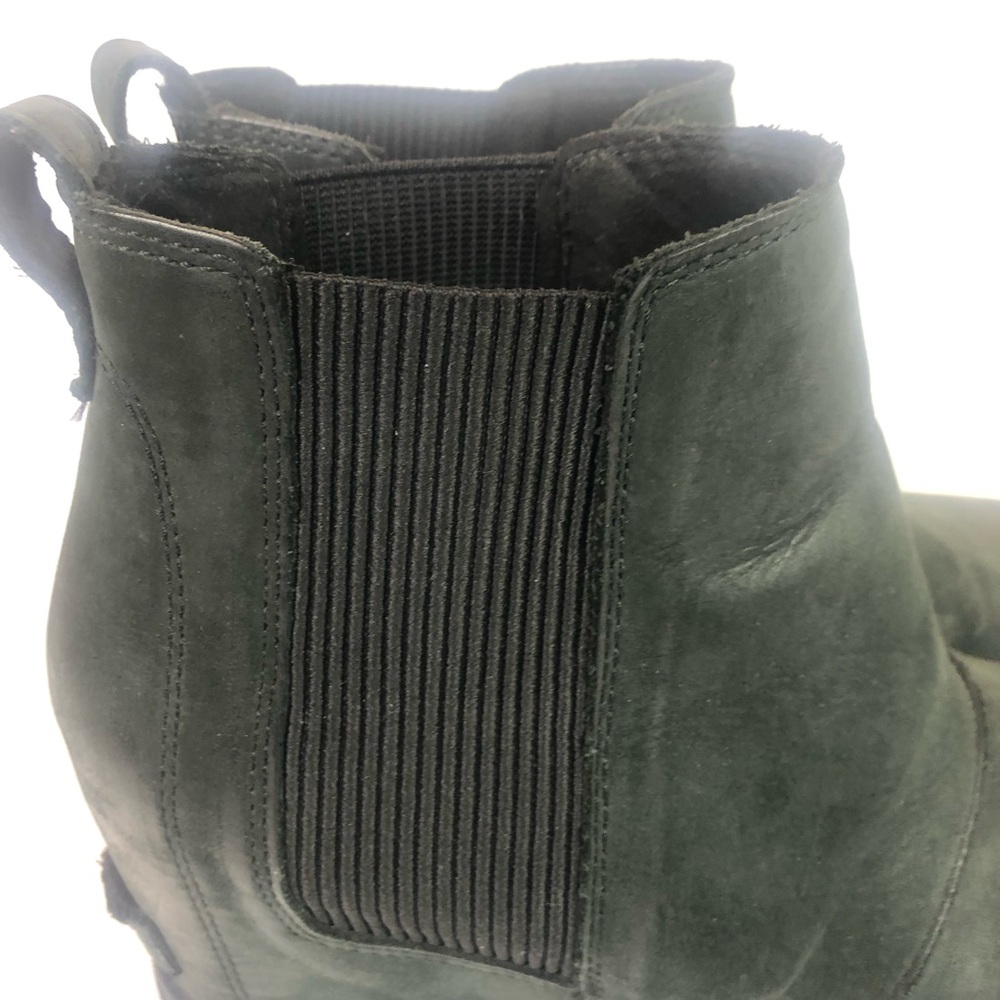 Sorel Joan of Arctic II Chelsea ankle booties with hidden wedge. - Picture 4 of 7